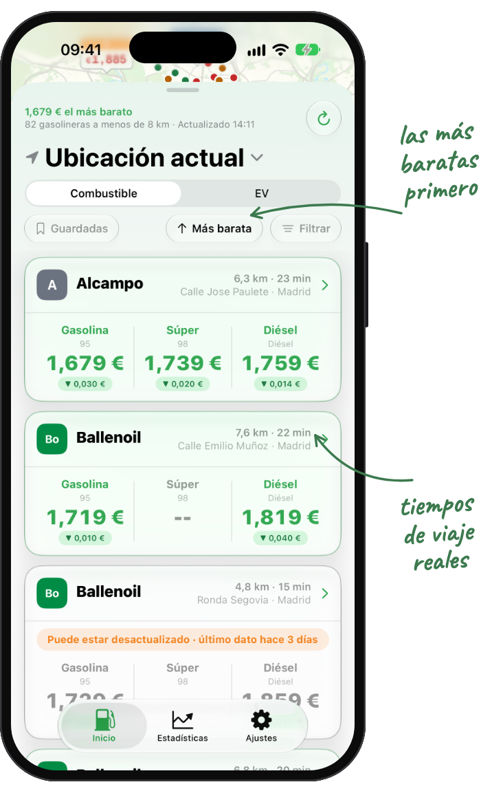 Lista de gasolineras de Nozzle, modo claro, con notas: las más baratas primero, tiempos de viaje reales